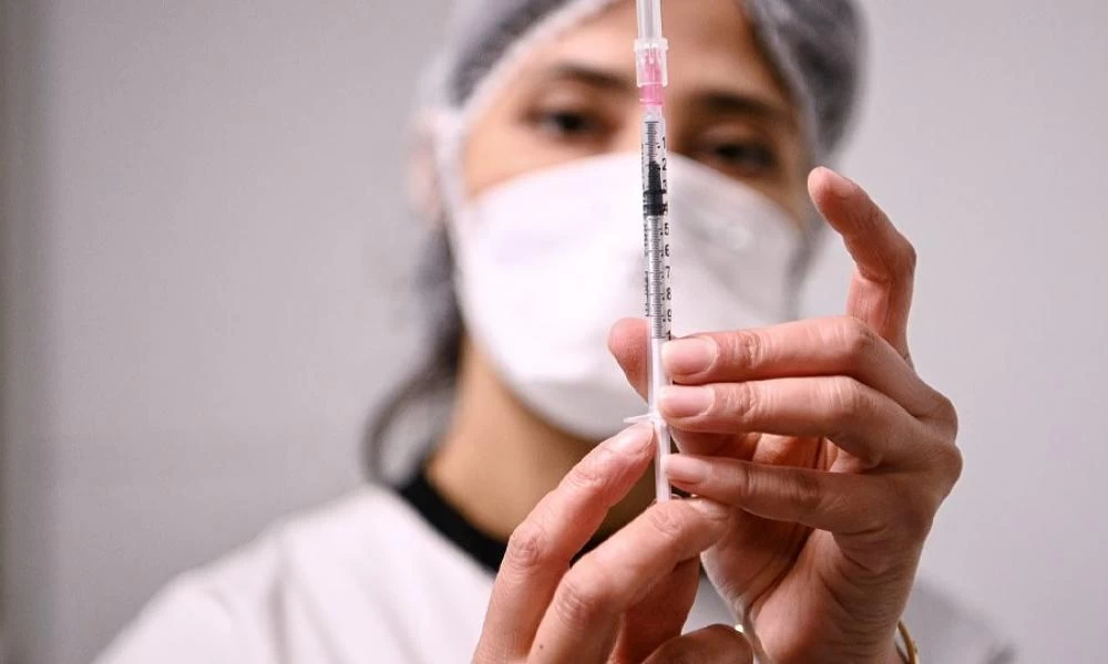 Παγώνη: Aναλογα με τις μεταλλάξεις και η 4η δόση του εμβολίου